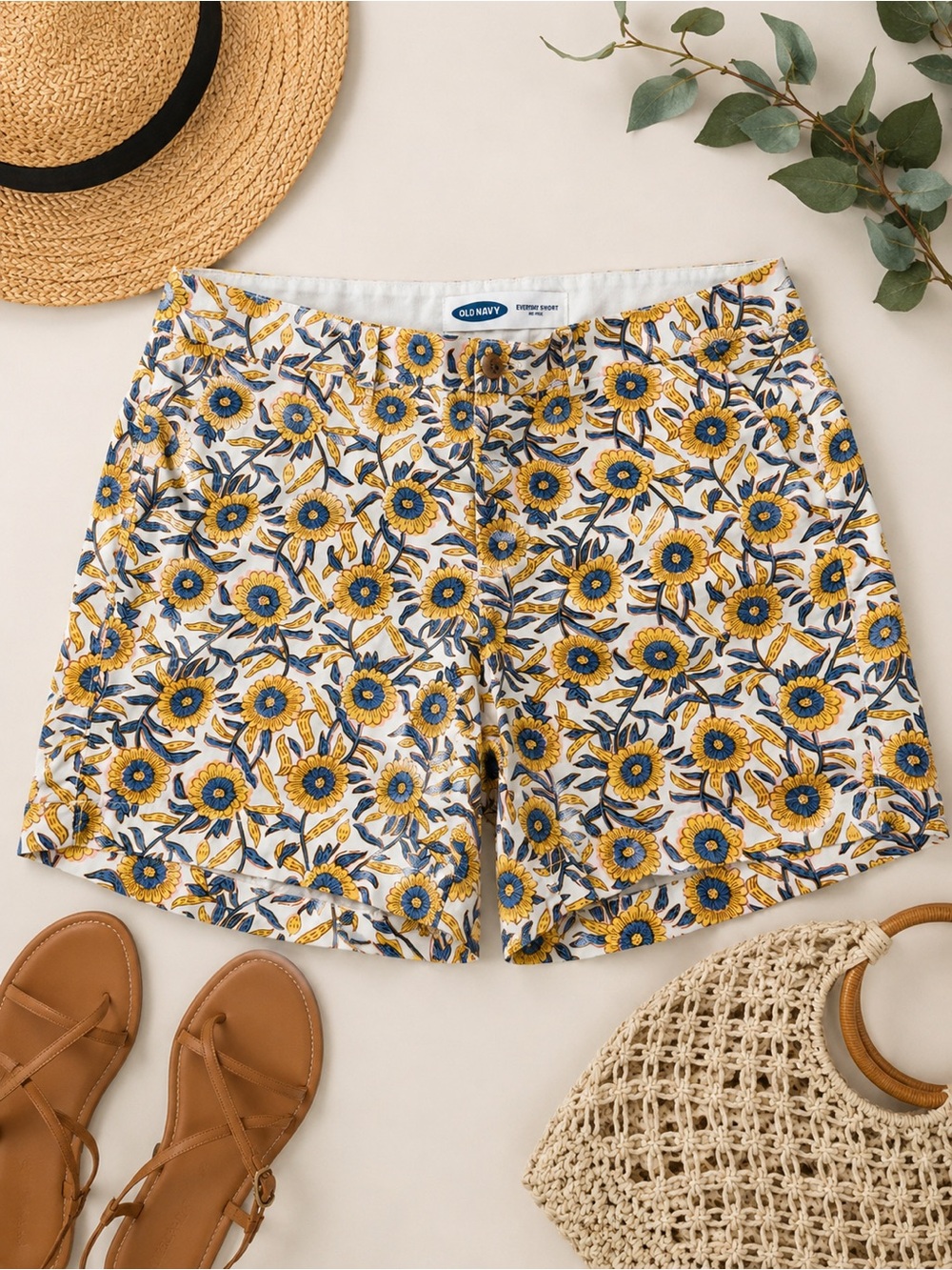 Old Navy Everyday Shorts Sunflower Floral Print Size 16 Mid Rise Stretch